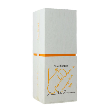 LA GRANDE DAME VCP 2018 JACQUEMUS