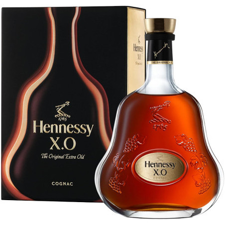 HENNESSY XO Cognac in a 70 cl gift set