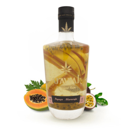 ARAWAK Papaya Macarujá Flavoured Rum 70 cl