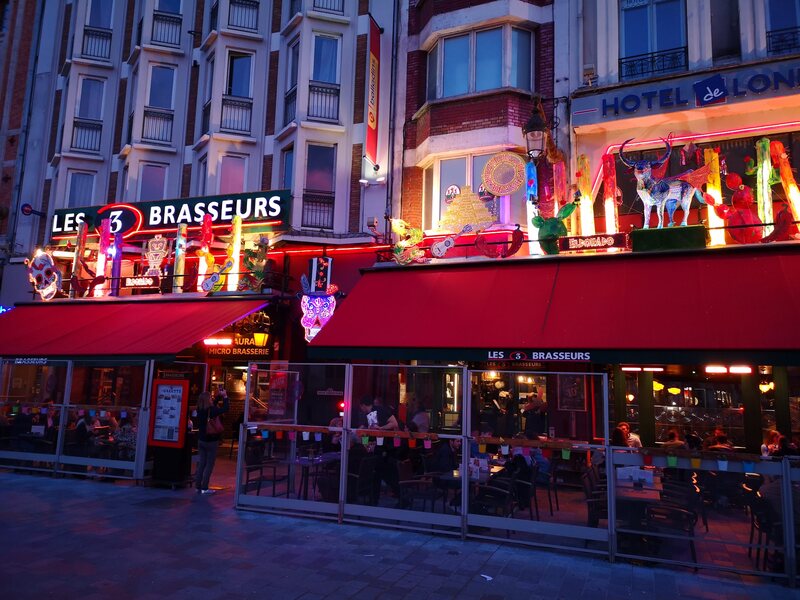 bars around gare Lille flandre